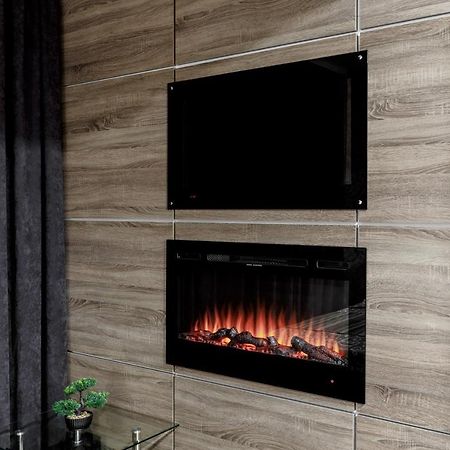 Apartment In The Center! Panoramic Windows! Fireplace! 基希讷乌 外观 照片